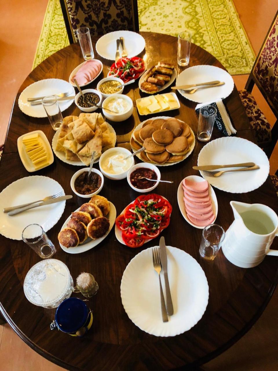 Travel Inn House Mestia • Მოგზაურის Სახლი ภายนอก รูปภาพ