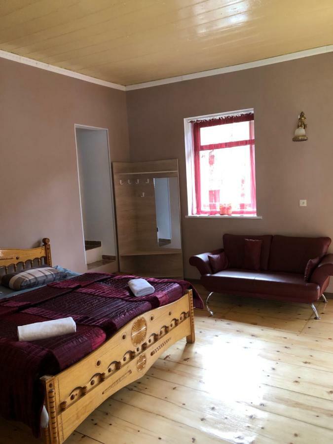 Travel Inn House Mestia • Მოგზაურის Სახლი ภายนอก รูปภาพ