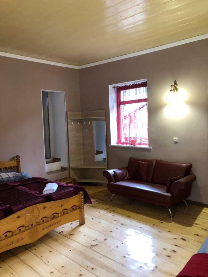 Travel Inn House Mestia • Მოგზაურის Სახლი ภายนอก รูปภาพ